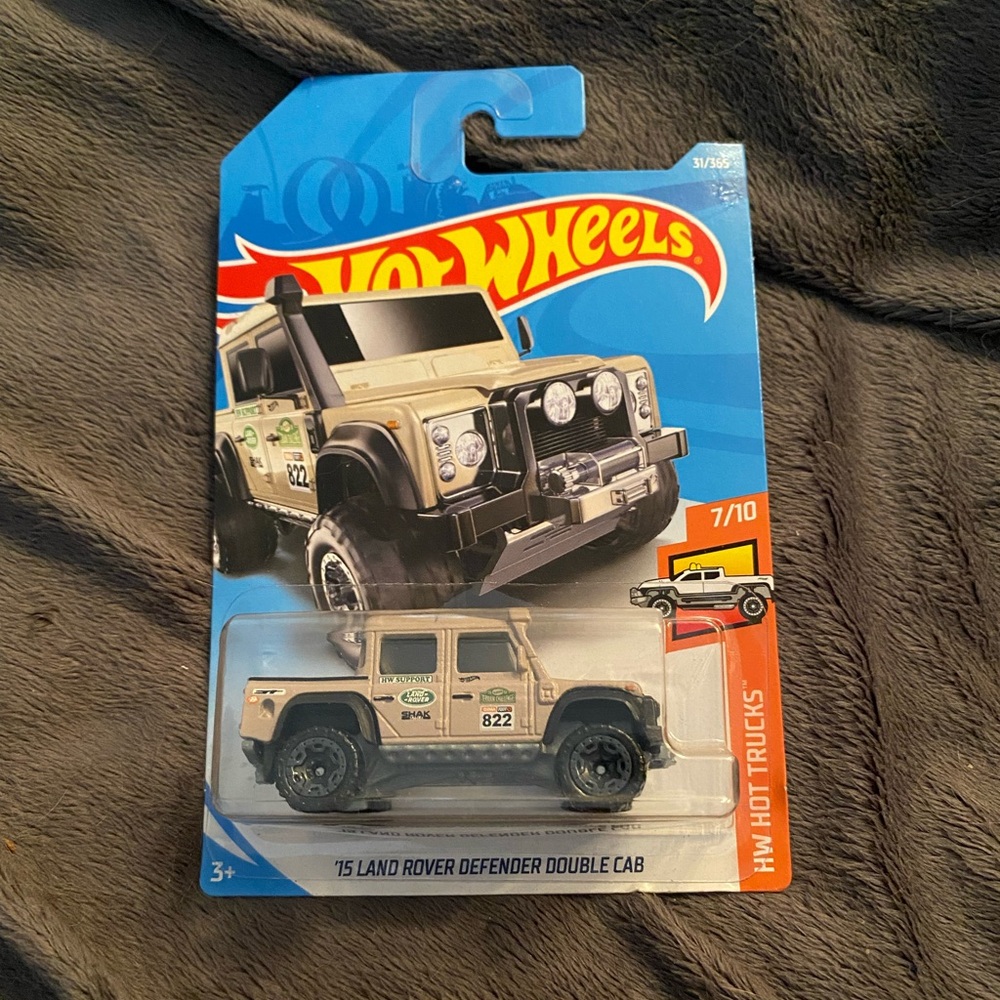 "🥦5/$25🥦" Hot Wheels '15 Land Rover Defender Double Cab